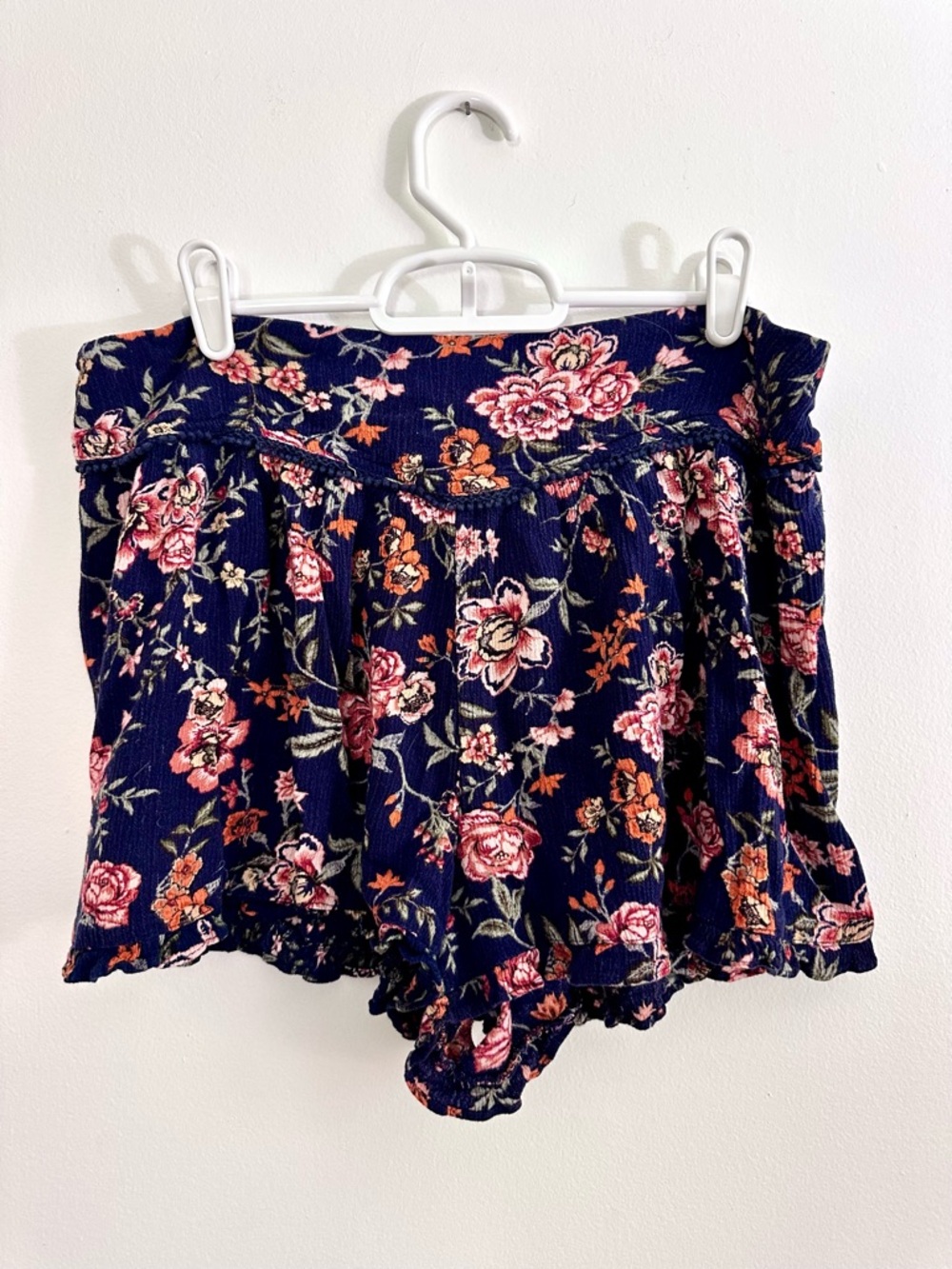 American Eagle Floral flowy shorts Large cottage grandma eclectic Y2K vibes